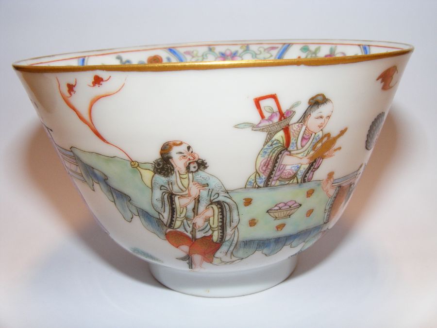 A Chinese Tongzhi Period lady's bowl with hand pai - Image 15 of 20