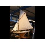 A large model modern pond yacht - 138cm long with