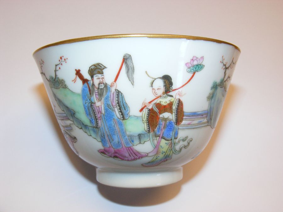 A Chinese Tongzhi Period lady's bowl with hand pai - Image 5 of 20