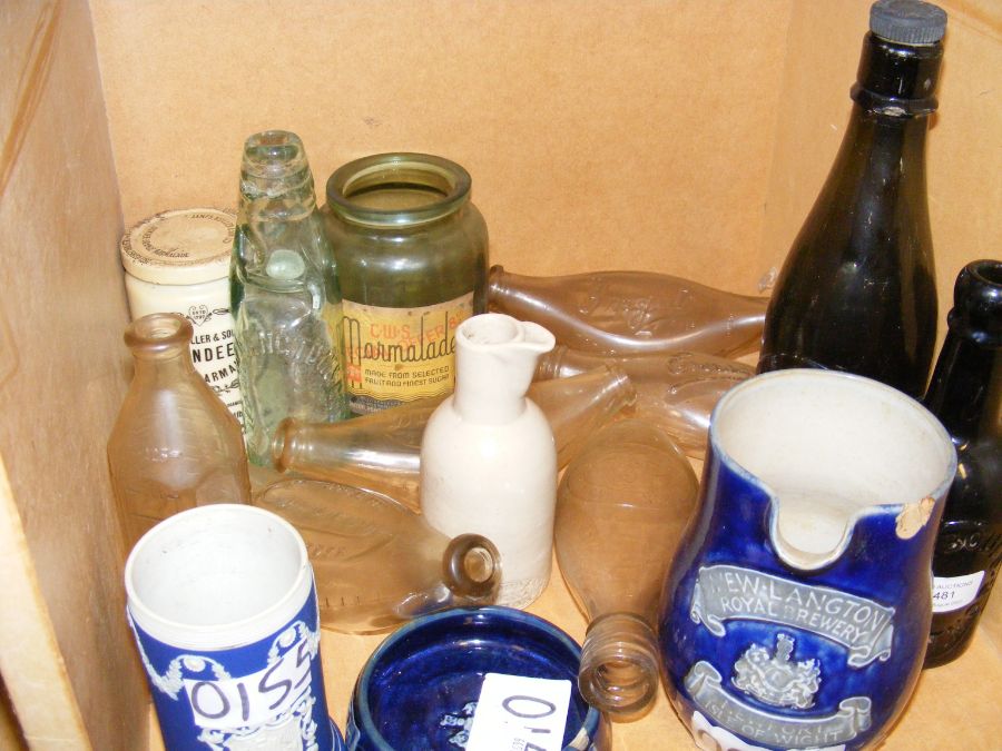 Assorted bottles and pub memorabilia, including Me