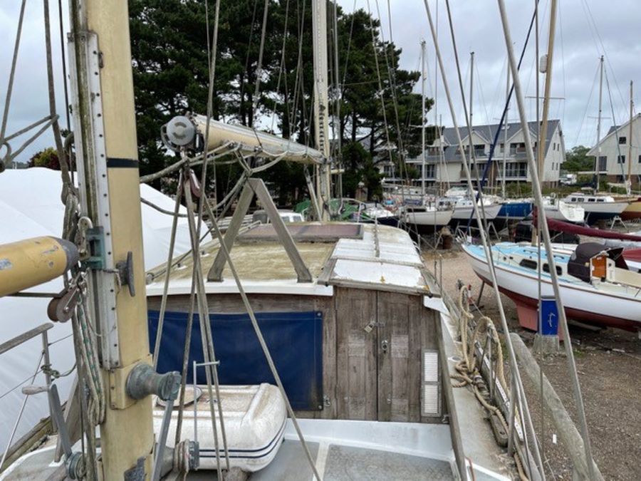 A Moody Carbineer 44 - eight berth sailing yacht - Image 2 of 18