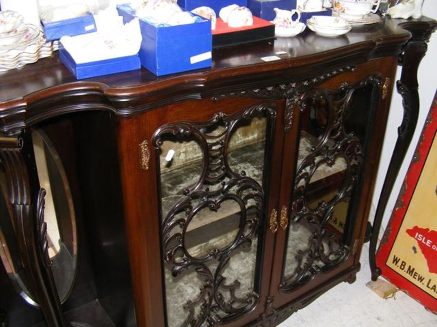 An Edwardian two door display cabinet with cabriol - Image 2 of 2