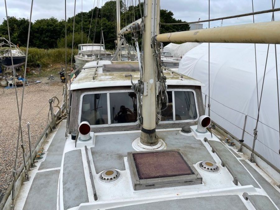 A Moody Carbineer 44 - eight berth sailing yacht - Image 6 of 18