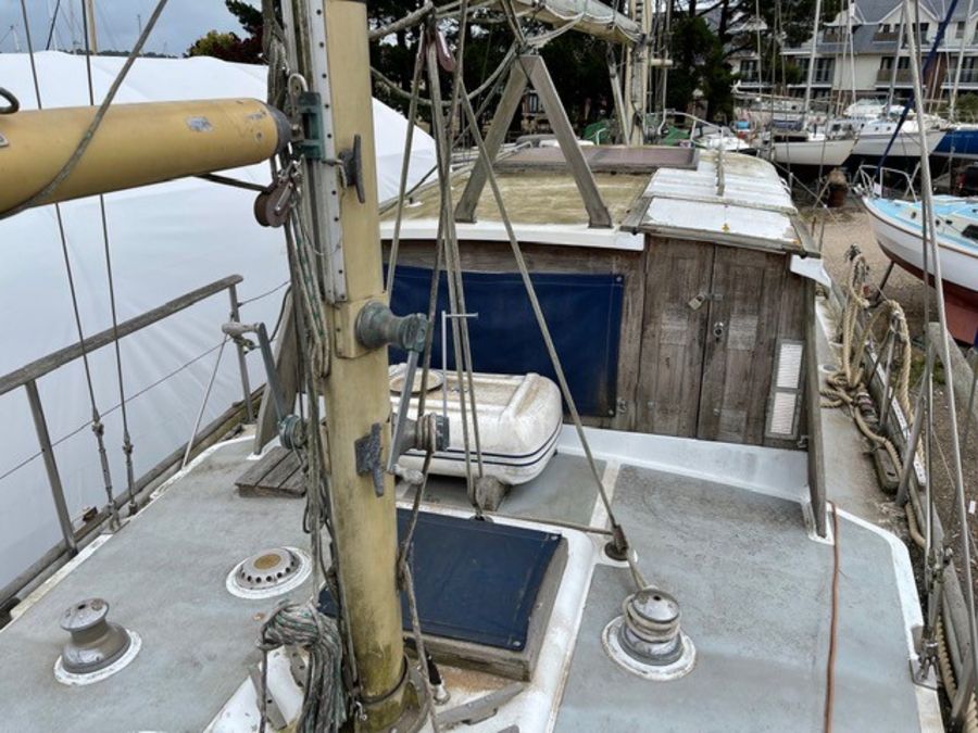 A Moody Carbineer 44 - eight berth sailing yacht - Image 3 of 18