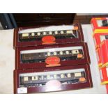 Three boxed Hornby Top Link coaches - R441, R4004,