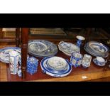 A collection of Chinese blue and white ceramics, e