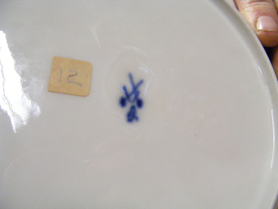 Assorted Meissen blue and white floral pattern cer - Bild 18 aus 39