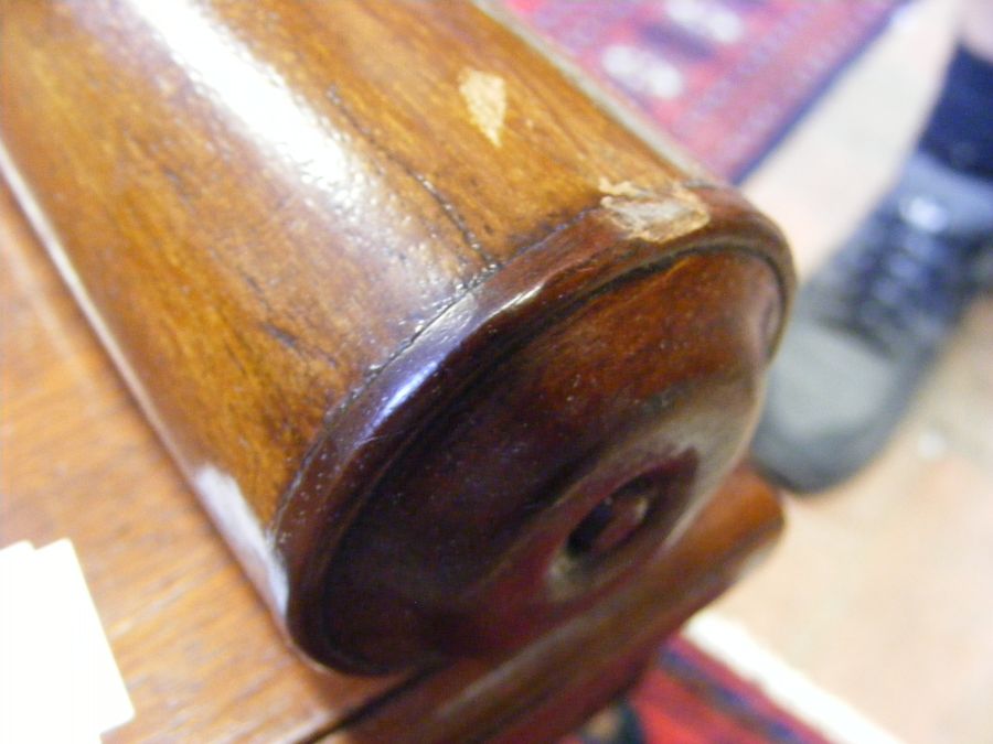 A mahogany window seat on turned support - Bild 2 aus 6