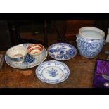 Various Chinese blue and white ceramics etc.