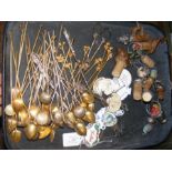 A tray of collectables including grape scissors et