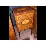 A Sheraton style gentleman's washstand with foldin