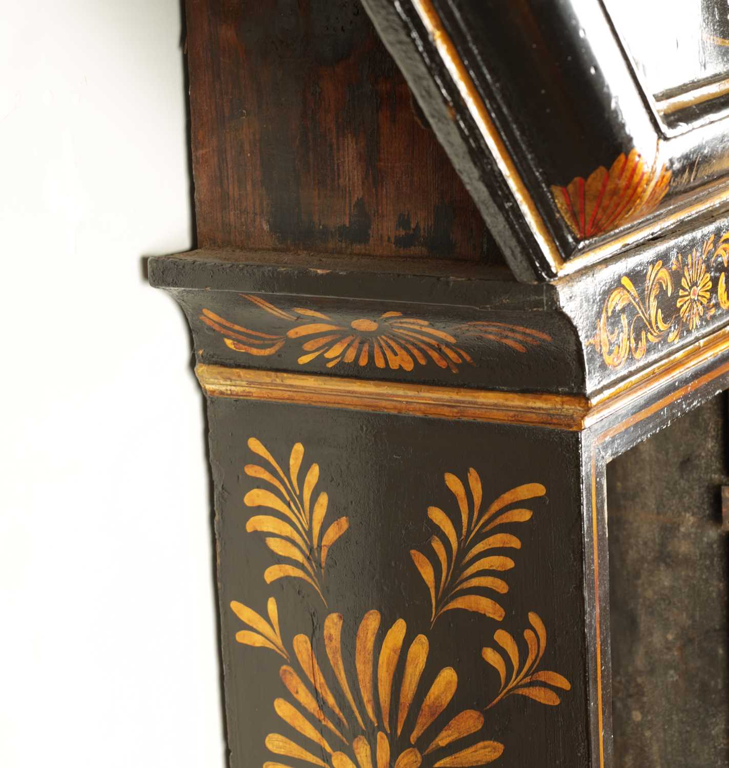 JOHN TICKELL, CREDITON. A RARE EARLY 18TH CENTURY LACQUERED CHINOISERIE TAVERN CLOCK OF LARGE SIZE - Image 8 of 21