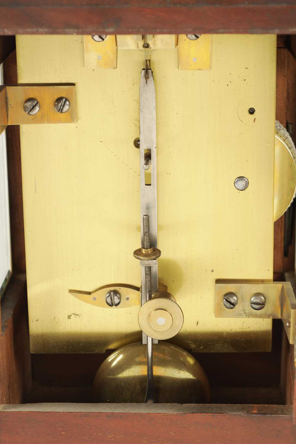 JASON BANNISTER, LONDON. A SMALL MID 19TH CENTURY ENGLISH FUSEE MANTEL CLOCK - Image 5 of 6