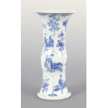 A 19TH CENTURY CHINESE BLUE AND WHITE PORCELAIN VASE