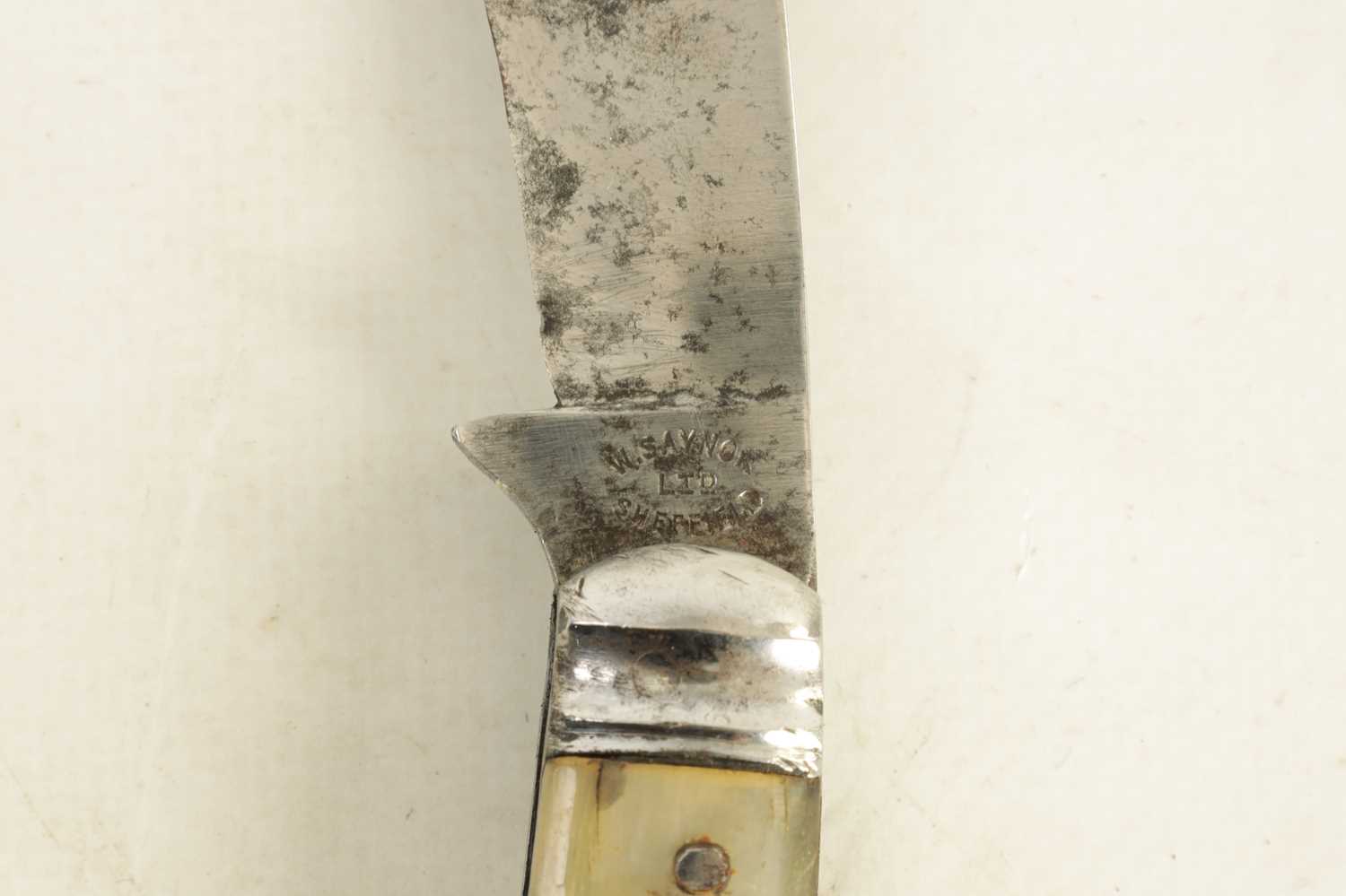 A 19TH CENTURY HORN HANDLED PRUNING KNIFE BY W SAYNOR LTD. SHEFFIELD - Image 3 of 4