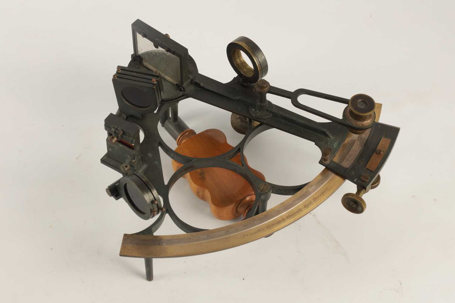 J. COOMBES, OPTICIAN & ADMIRALTY AGENT, DEVONPORT. A LATE 19TH CENTURY BRASS FRAMED SEXTANT IN ORIGI - Image 3 of 17