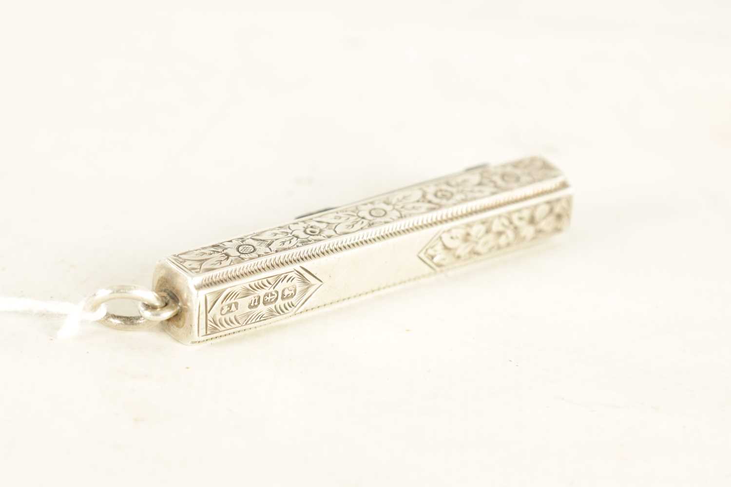 A VICTORIAN BRIGHT CUT SILVER POCKET KNIFE - Image 4 of 5