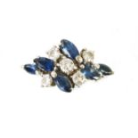 AN 18CT WHITE GOLD DIAMOND AND SAPPHIRE CLUSTER RING