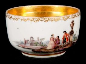 AN 18TH CENTURY MEISSEN SMALL BOWL