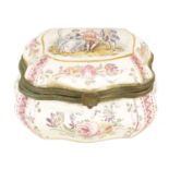 AN 18TH/EARLY 19TH CENTURY FRENCH PORCELAIN PATCH BOX