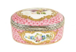 A LATE 18TH/EARLY 19TH CENTURY CONTINENTAL PORCELAIN AND SILVER GILT PATCH BOX