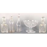 A COLLECTION OF FIVE GLASSWARE ITEMS