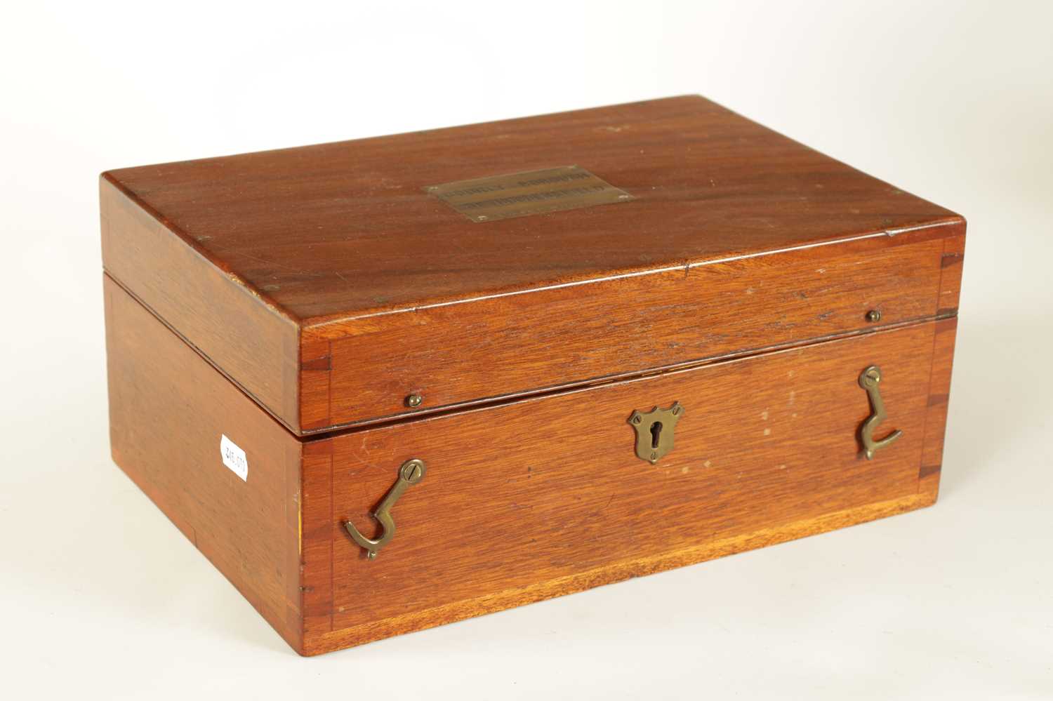 DE GRAVE & CO. LTD, MAKERS LONDON. A GOOD EARLY 20TH CENTURY MAHOGANY CASED SET OF TRADING STANDARDS - Image 2 of 24