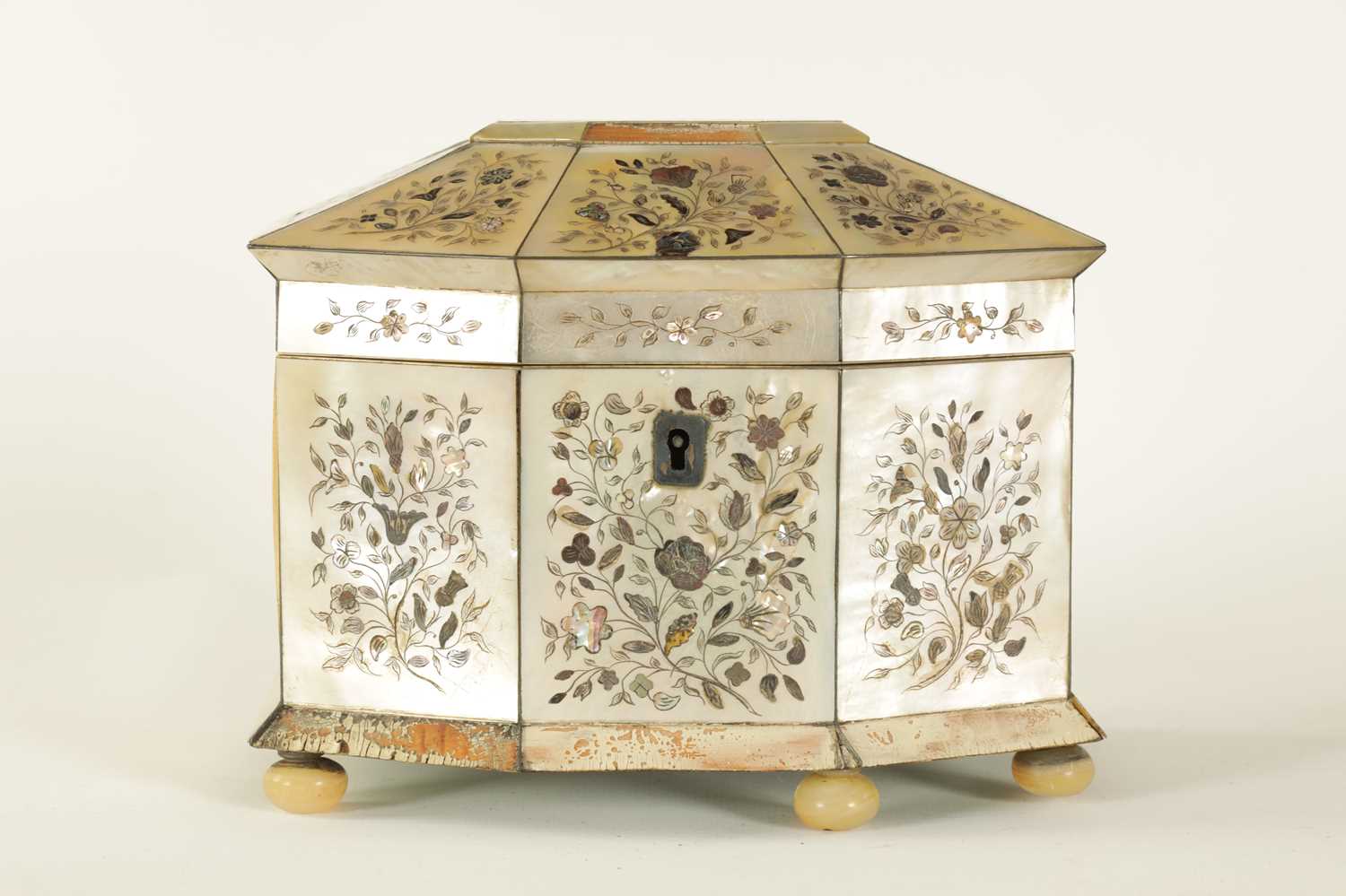 A 19TH CENTURY INLAID MOTHER OF PEARL TEA CADDY WITH CANTED ANGLED FRONT - Image 3 of 10