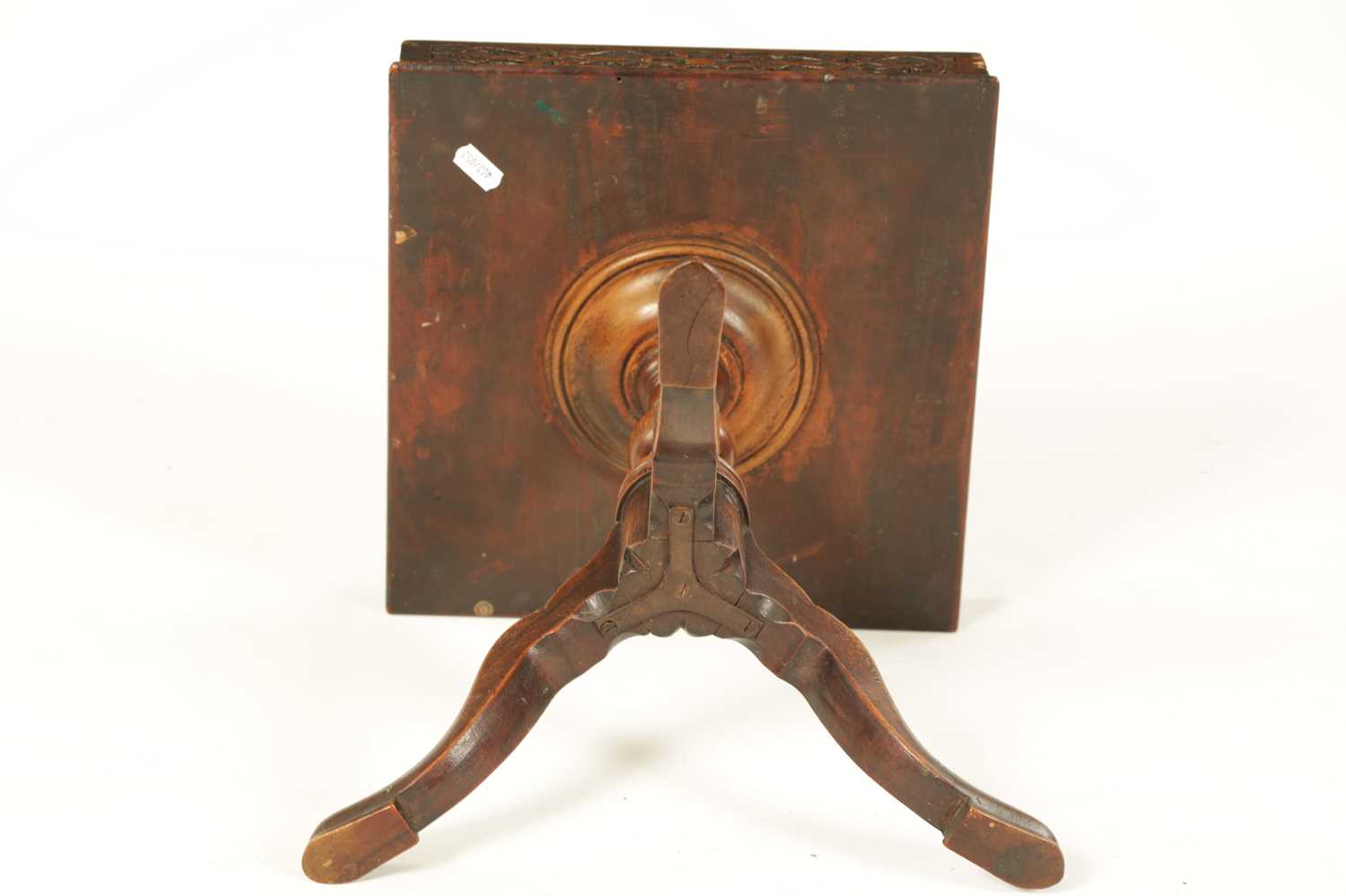 A GEORGE III CHIPPENDALE DESIGN MAHOGANY KETTLE STAND - Image 3 of 5