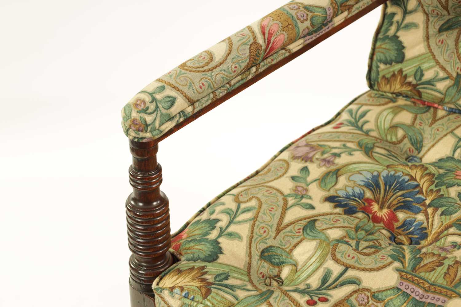 A GEORGE III MAHOGANY LIBRARY CHAIR - Image 3 of 11