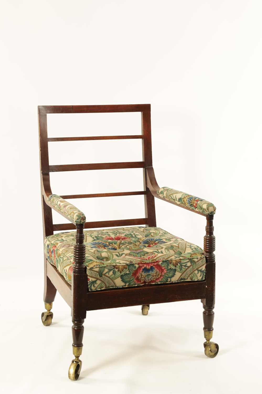 A GEORGE III MAHOGANY LIBRARY CHAIR - Image 11 of 11