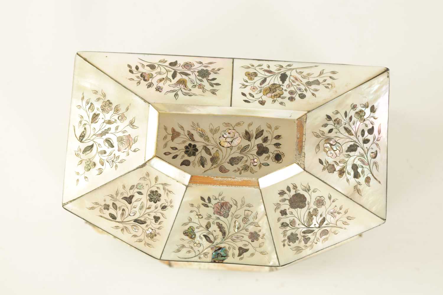 A 19TH CENTURY INLAID MOTHER OF PEARL TEA CADDY WITH CANTED ANGLED FRONT - Image 4 of 10