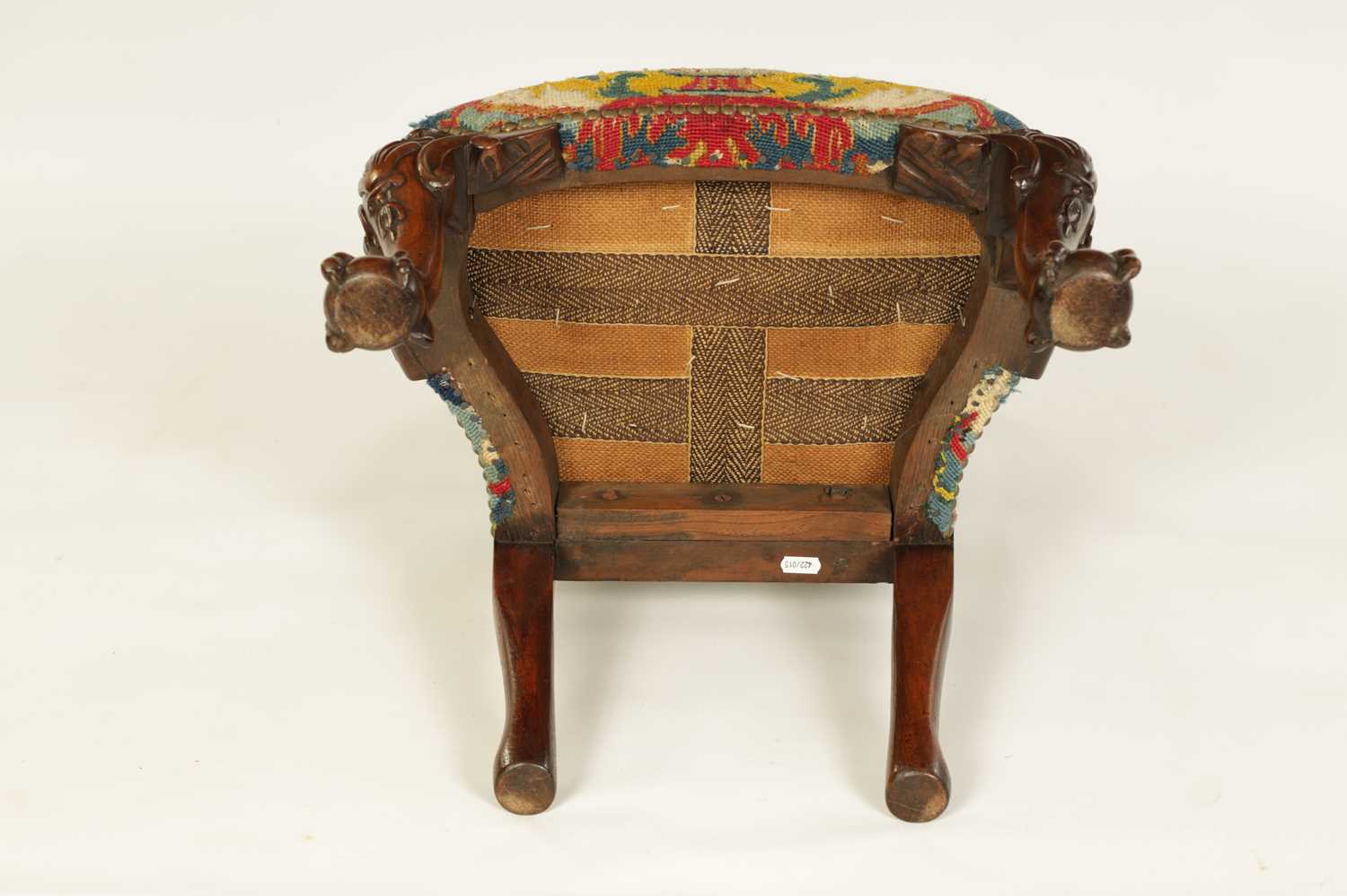 A 19TH CENTURY GEORGE I STYLE BURR WALNUT CHILD'S CHAIR - Image 7 of 9