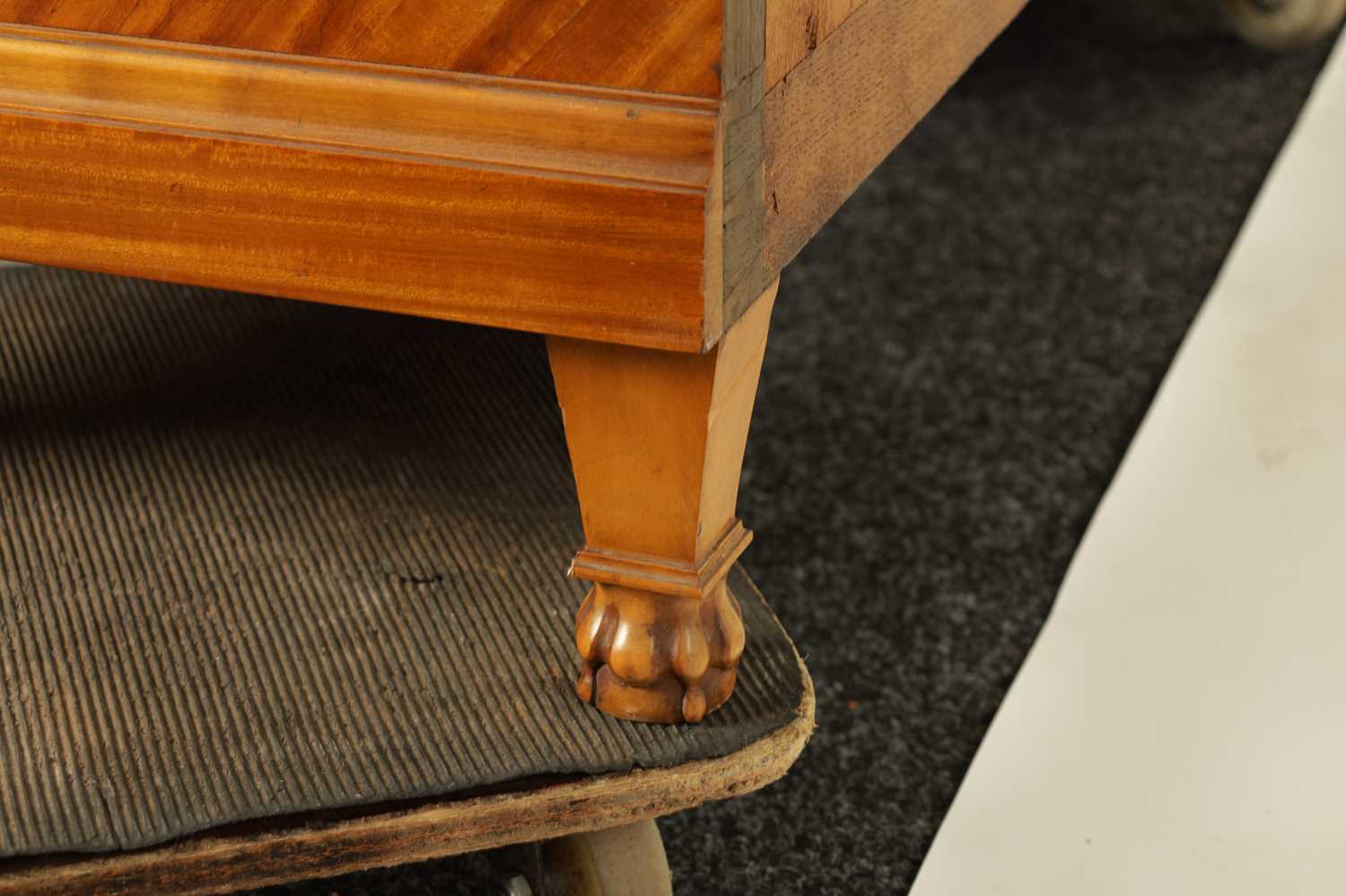 MAPLE & CO. A PAIR OF EDWARDIAN FIGURED SATINWOOD AND MARQUETRY INLAID GLAZED BOOKCASES - Image 10 of 10