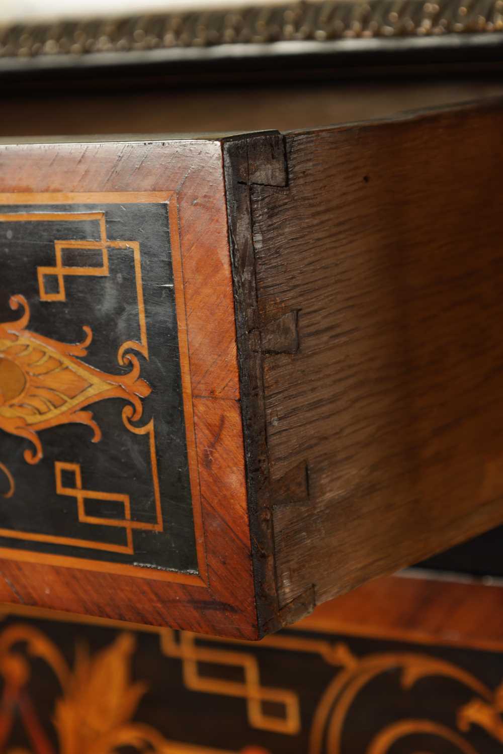 A 19TH CENTURY FRENCH EBONISED AND KINGWOOD CROSS-BANDED MARQUETRY INLAID FALL FRONT SECRETAIRE CABI - Image 4 of 14