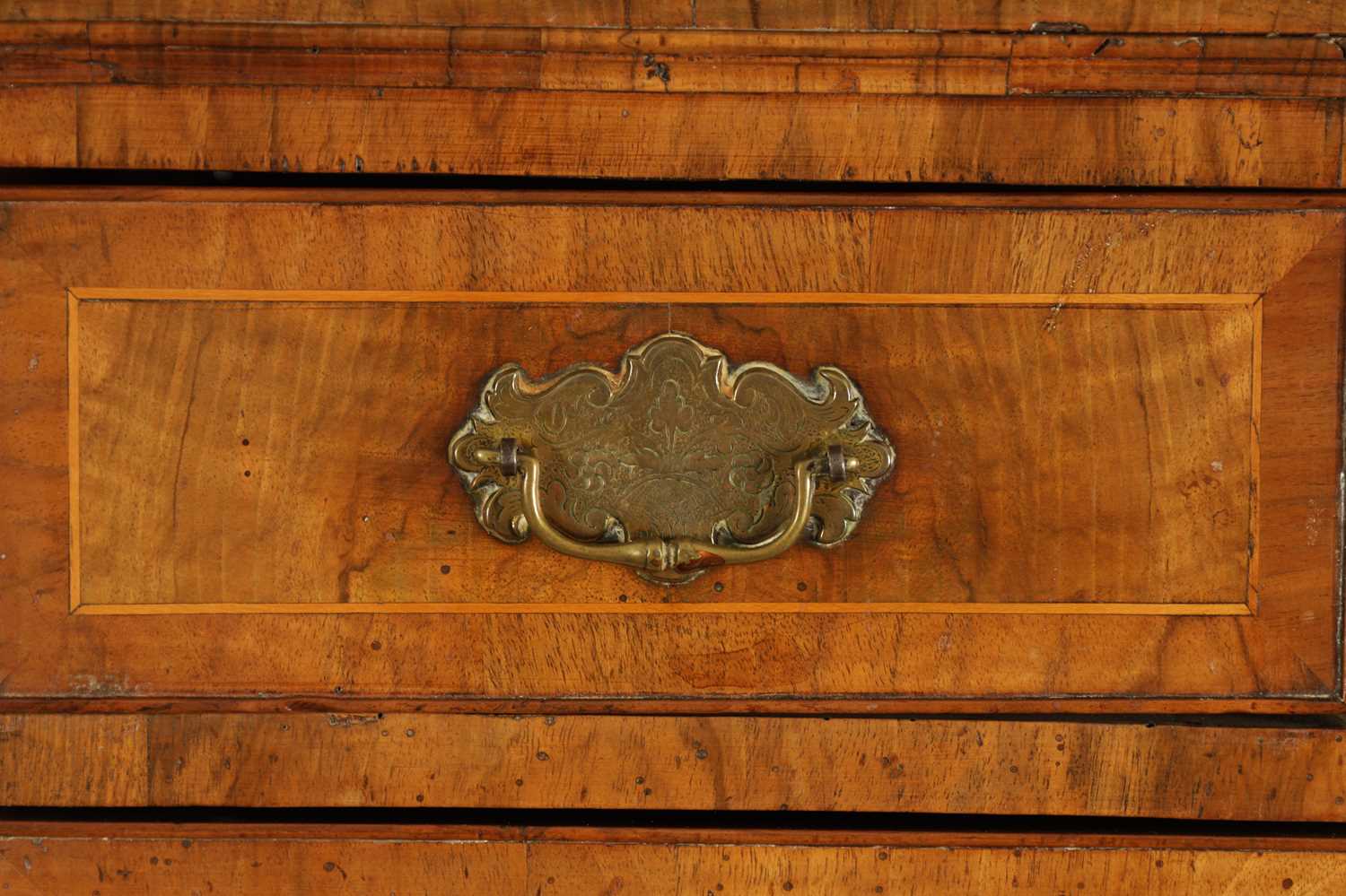 A GEORGE I FIGURED WALNUT CHEST ON CHEST - Image 7 of 7