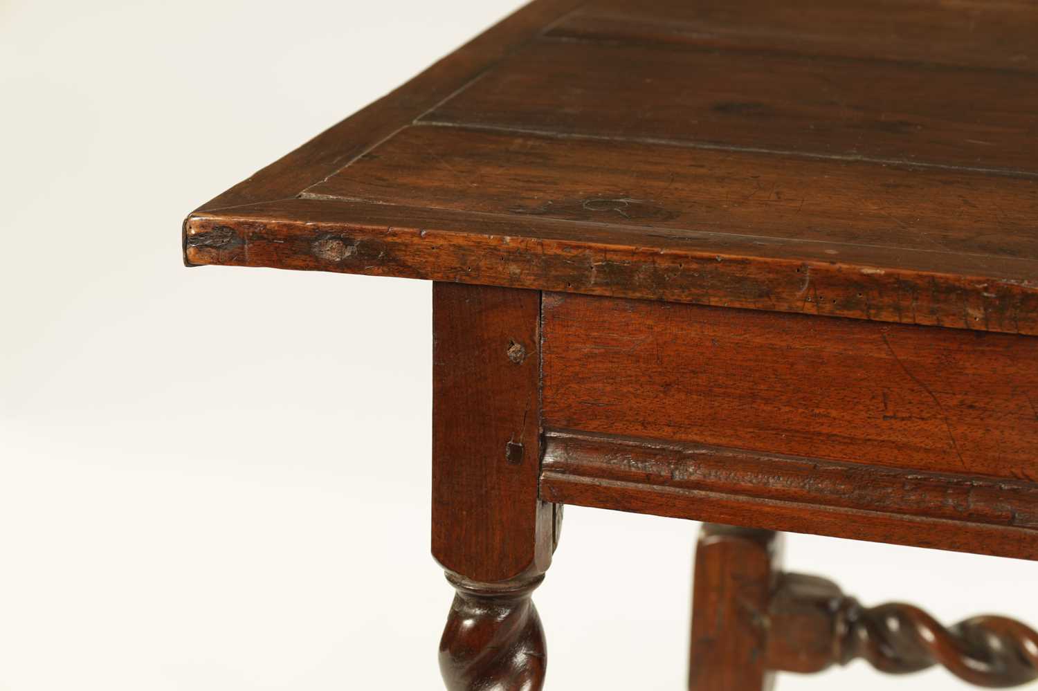 A CHARLES II WALNUT SIDE TABLE - Image 4 of 9