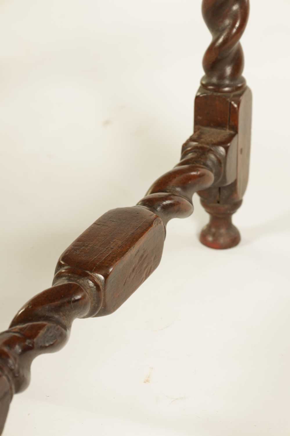 A CHARLES II WALNUT SIDE TABLE - Image 6 of 9