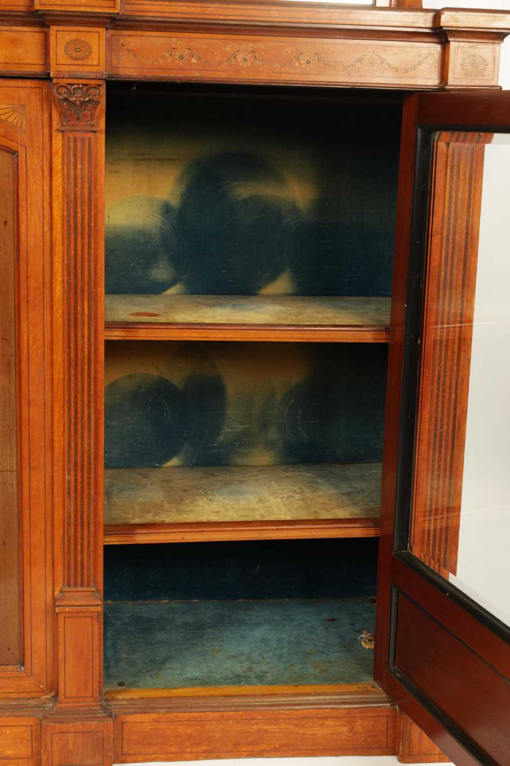 A 19TH CENTURY INLAID SATINWOOD SIDE CABINET - Image 5 of 7