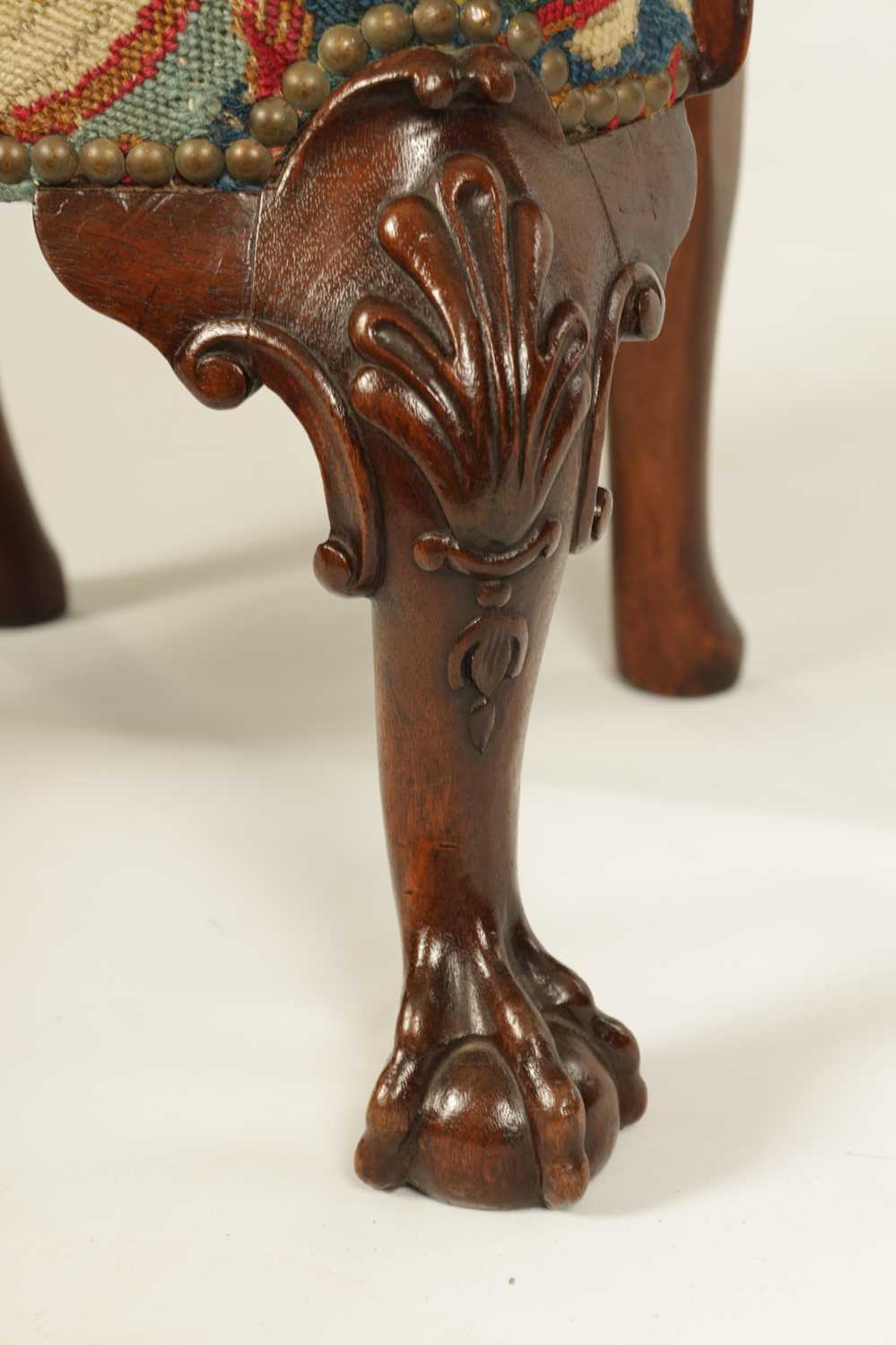 A 19TH CENTURY GEORGE I STYLE BURR WALNUT CHILD'S CHAIR - Image 5 of 9