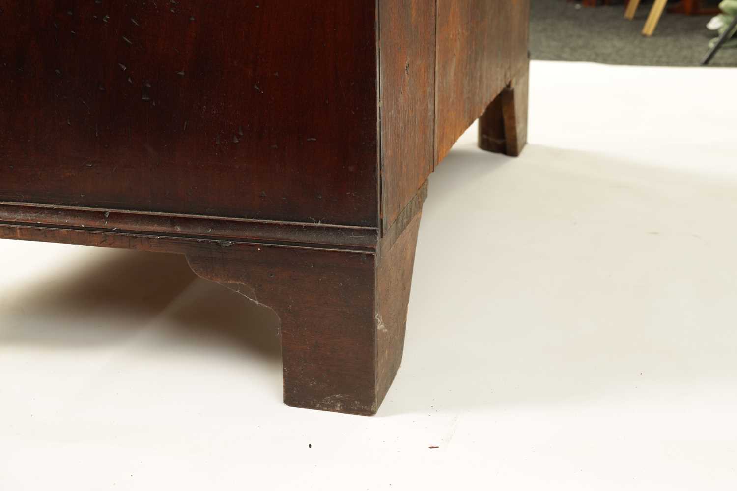 A FINE GEORGE II FIGURED MAHOGANY ARCHITECTURAL SECRETAIRE CABINET IN THE MANNER OF JOHN CHANNON - Image 12 of 14