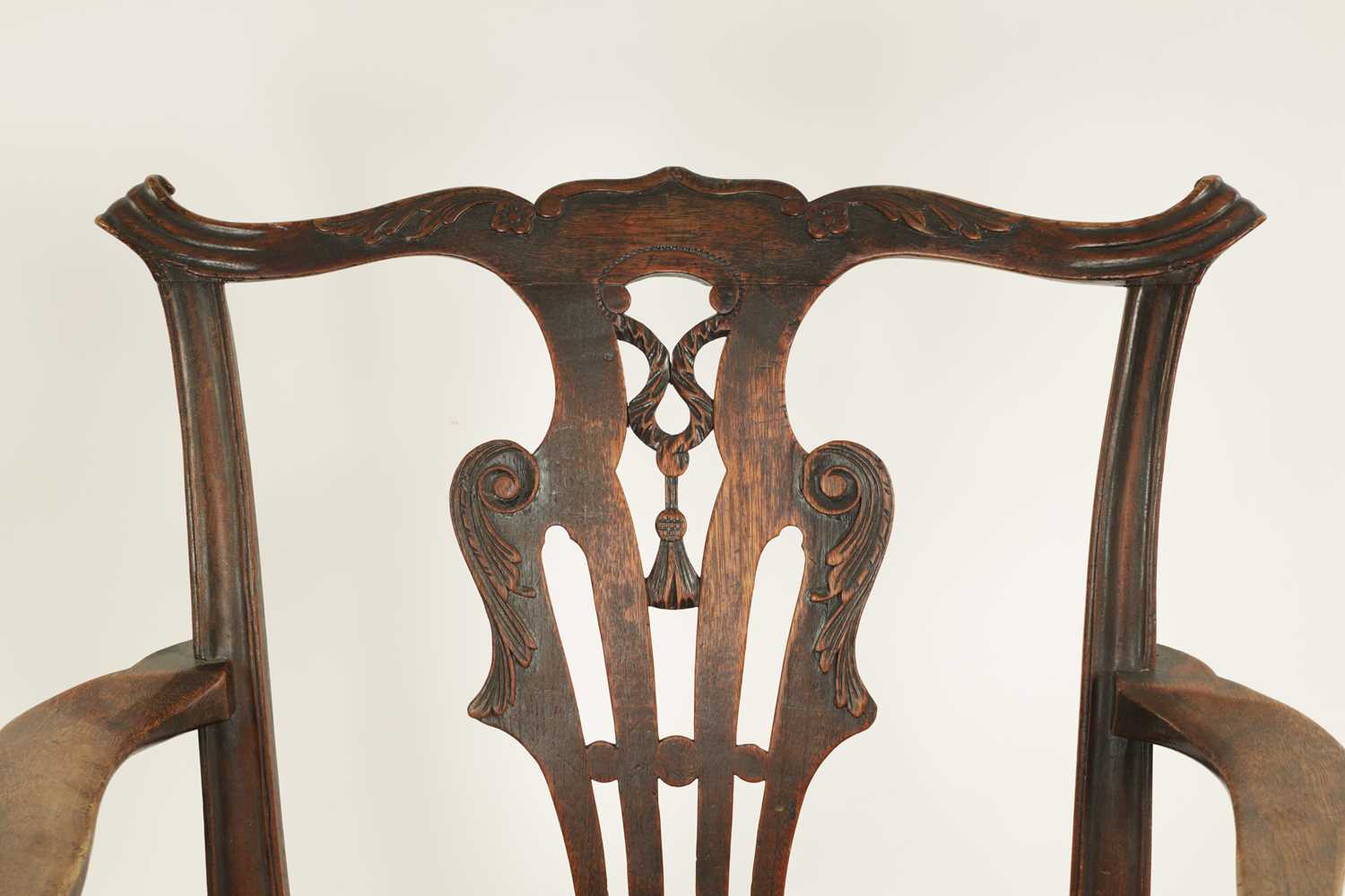 A MID 18TH CENTURY WALNUT OPEN ARMCHAIR IN THE MANNER OF CHIPPENDALE - Image 6 of 10