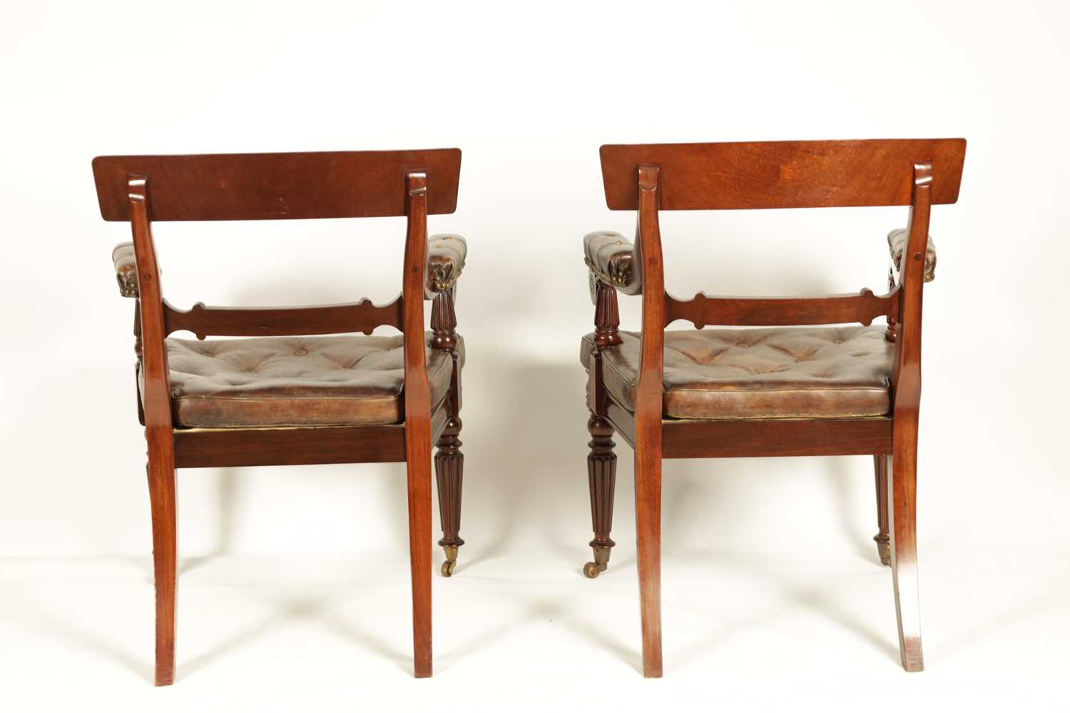 A GOOD PAIR OF REGENCY STYLE MAHOGANY DESK CHAIRS IN THE MANNER OF GILLOWS - Image 8 of 10