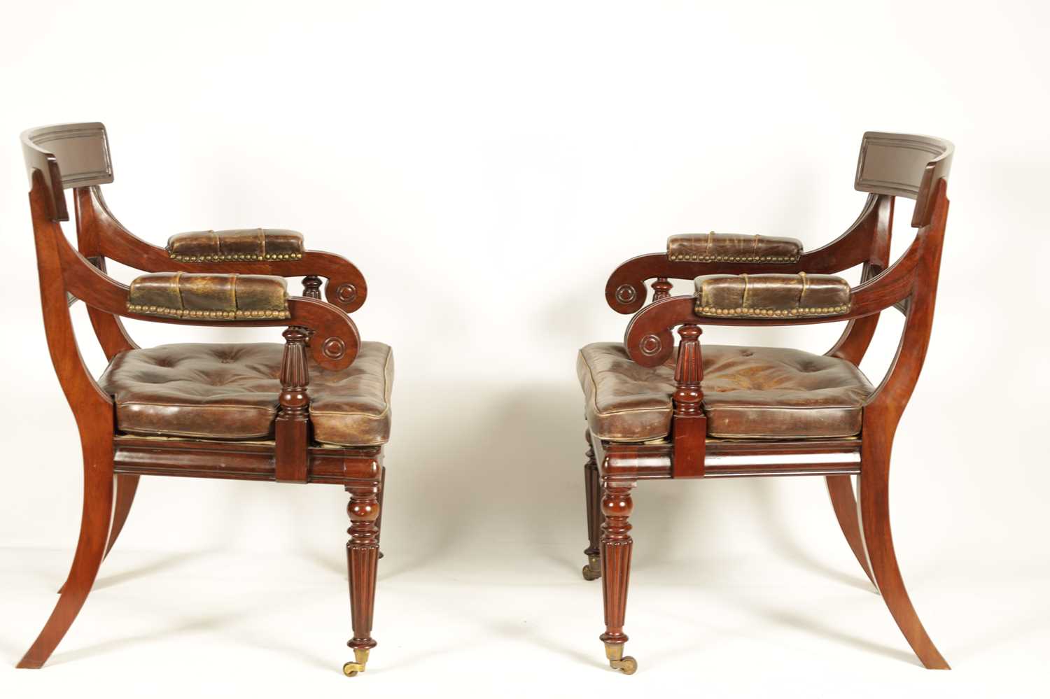 A GOOD PAIR OF REGENCY STYLE MAHOGANY DESK CHAIRS IN THE MANNER OF GILLOWS - Image 7 of 10