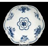 A FIRST PERIOD WORCESTER BLUE AND WHITE SCALLOP EDGE JUNKET DISH