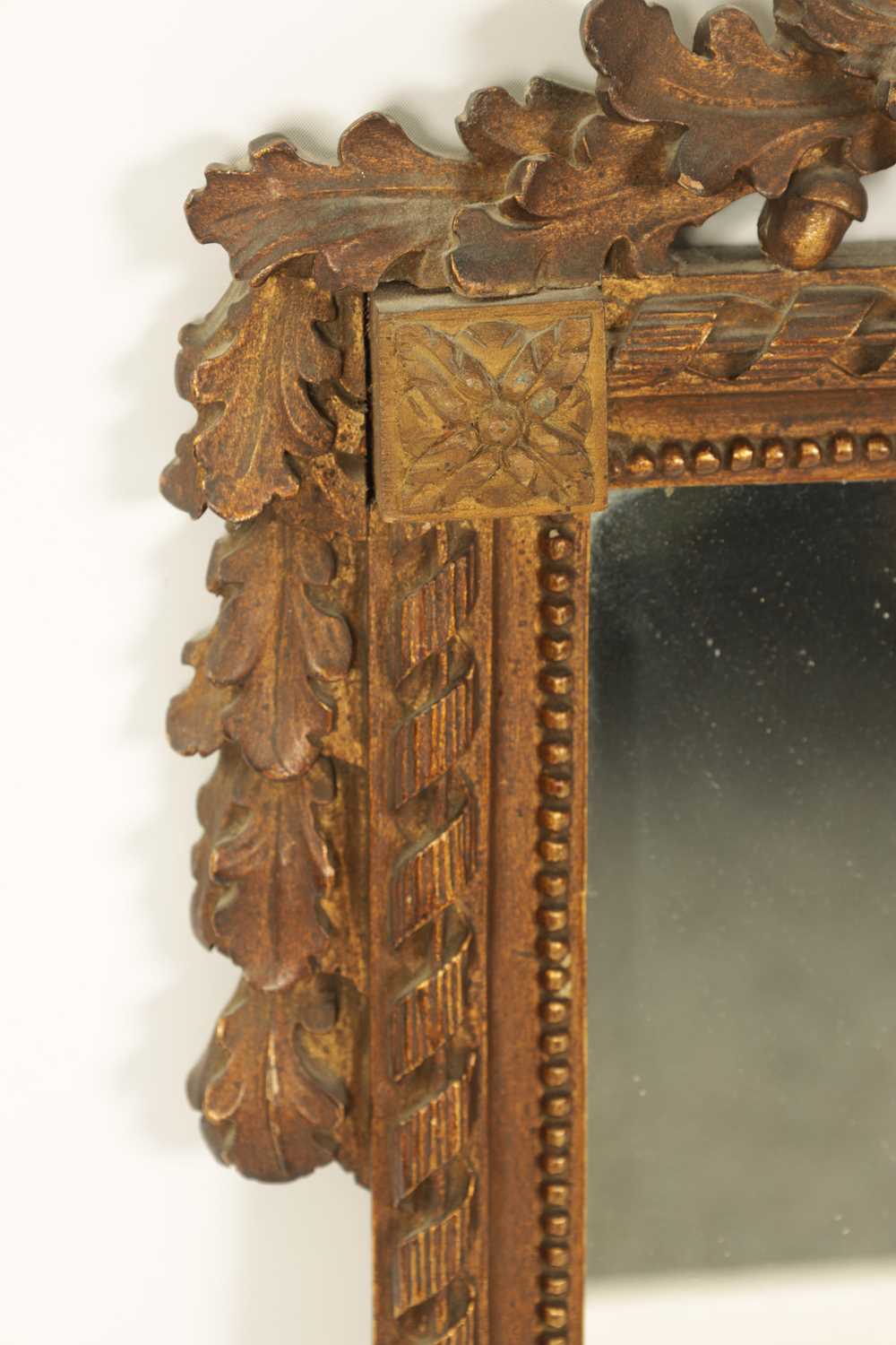 A 19TH CENTURY CONTINENTAL CARVED GILTWOOD HANGING MIRROR - Image 2 of 5