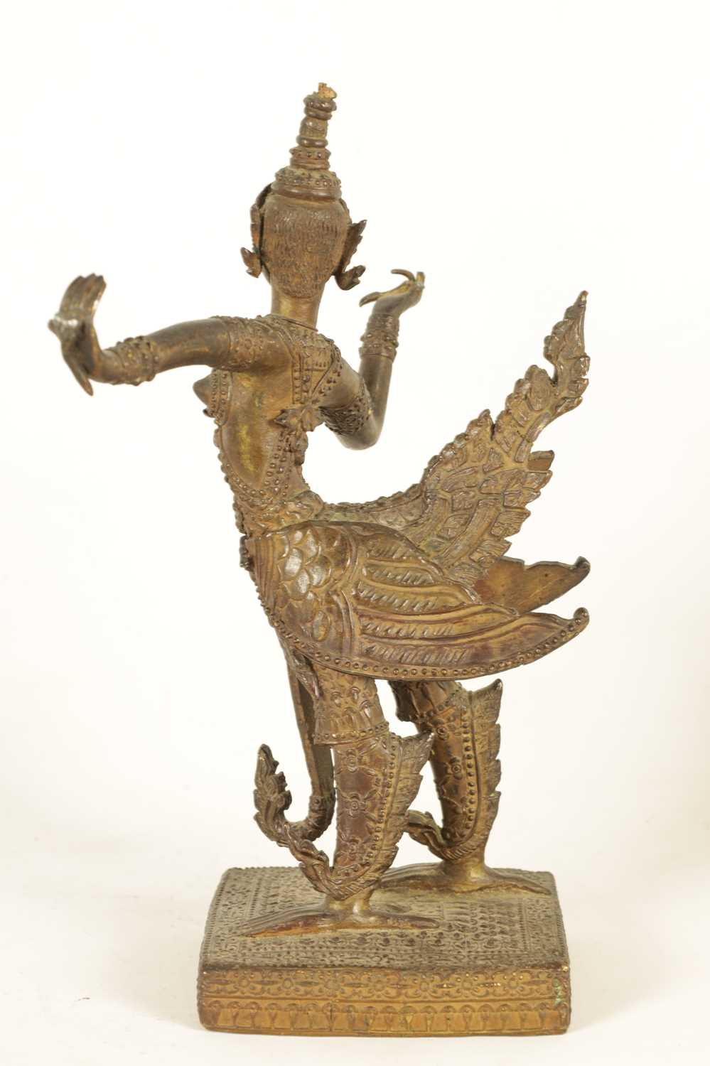 A 19TH CENTURY TIBETAN BRONZE MYTHICAL FIGURE - Image 4 of 6