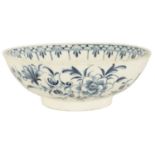 AN 18TH CENTURY BLUE AND WHITE WORCESTER BOWL