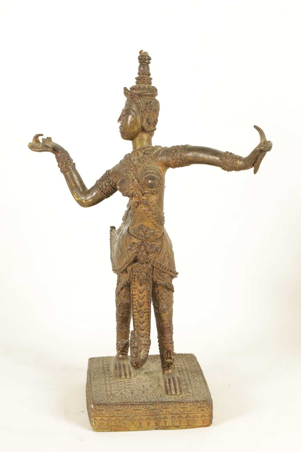 A 19TH CENTURY TIBETAN BRONZE MYTHICAL FIGURE - Image 3 of 6