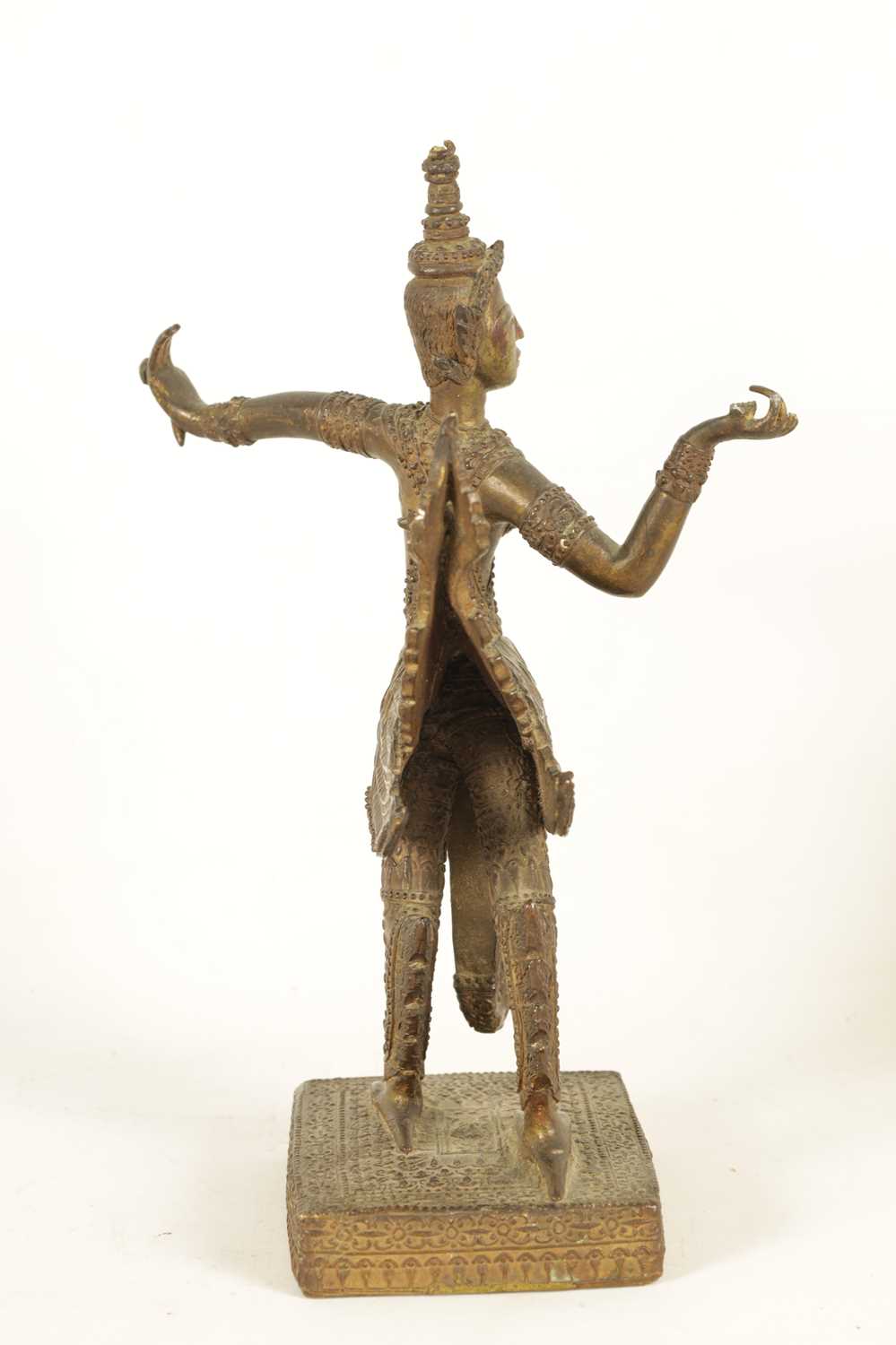A 19TH CENTURY TIBETAN BRONZE MYTHICAL FIGURE - Image 5 of 6